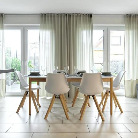 Modern Wohnen I Smart Tv I Terrasse I 2X Parkplatz I 2 Schlafzimmer I 6 Schlafplaetze Bad Oeynhausen Exterior foto