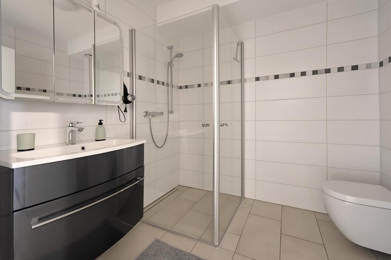 Modern Wohnen I Smart Tv I Terrasse I 2X Parkplatz I 2 Schlafzimmer I 6 Schlafplaetze Bad Oeynhausen Exterior foto